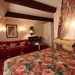 Manor House 호텔 4*