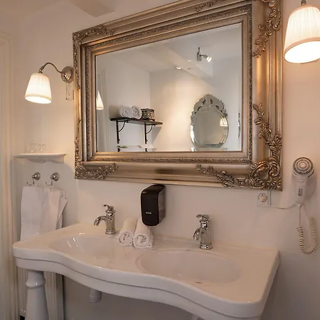 Manor House Szálloda