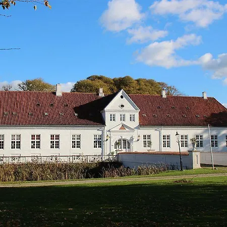 Hotel Manor House 4*
