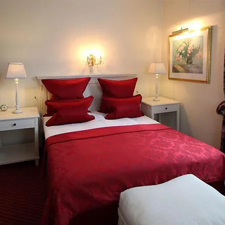 Manor House Hotel 4*