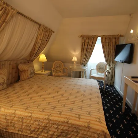 Manor House Hotel 4*