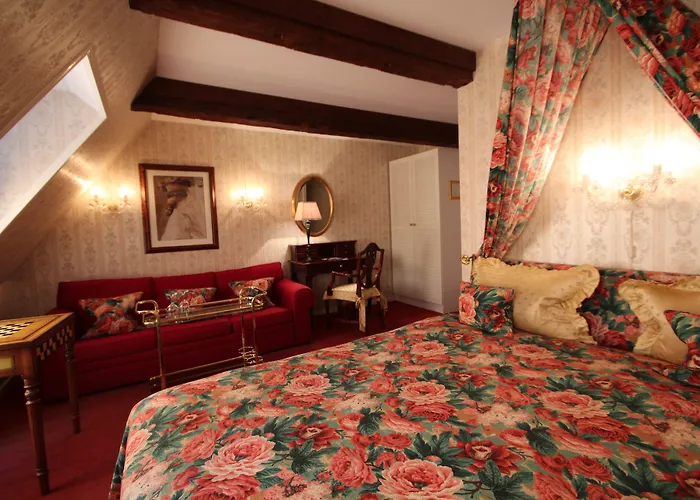 Manor House Hotel 4*