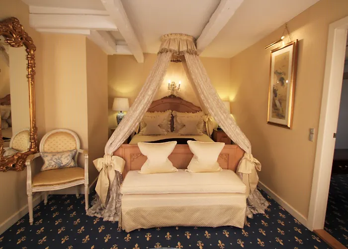 Manor House Hotel 4*