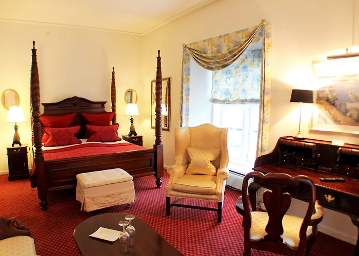 Hotel Manor House