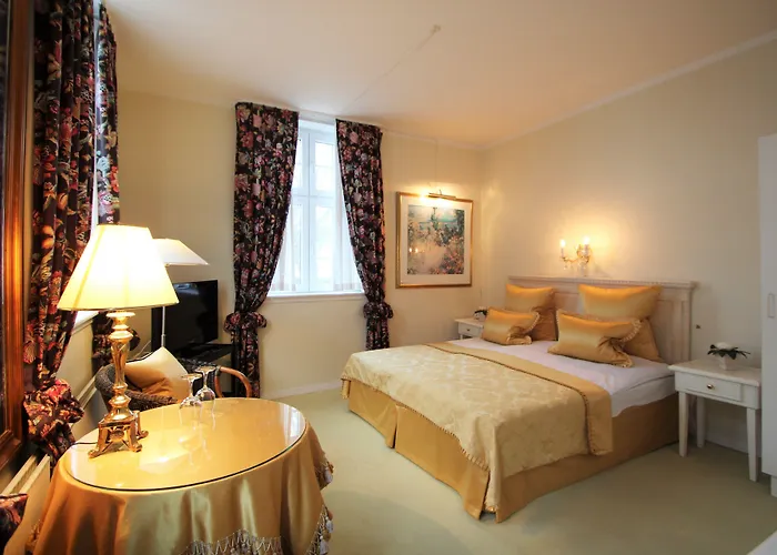 Manor House 4*