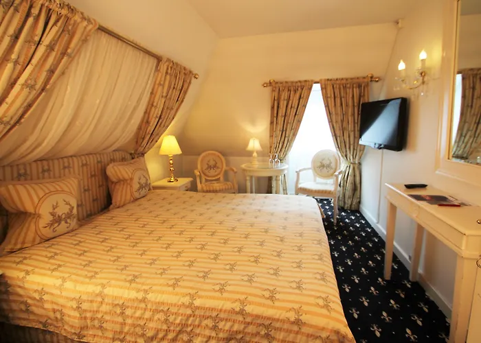 Manor House Hotel 4*