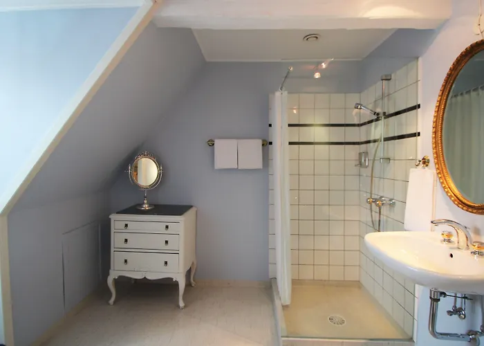 Manor House Hotel 4*