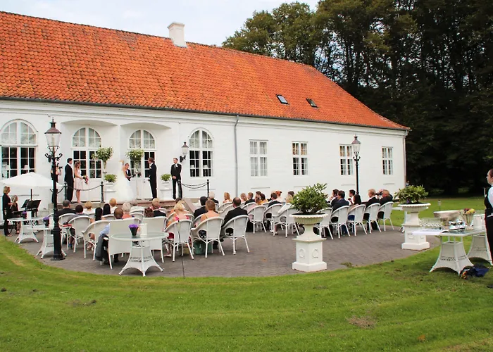 Manor House Hotel 4*