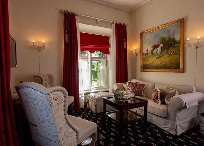 Manor House 4*