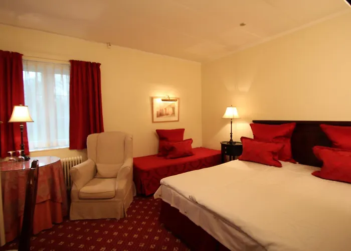 Manor House 4*