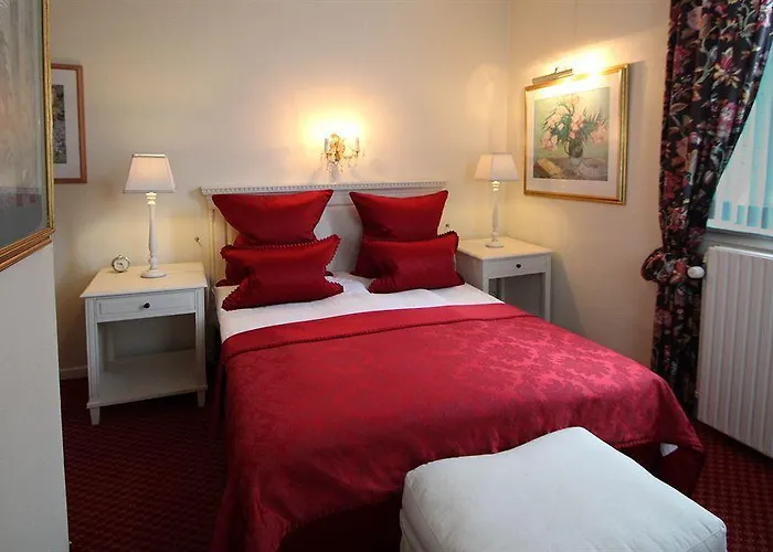 Manor House Hotel 4*