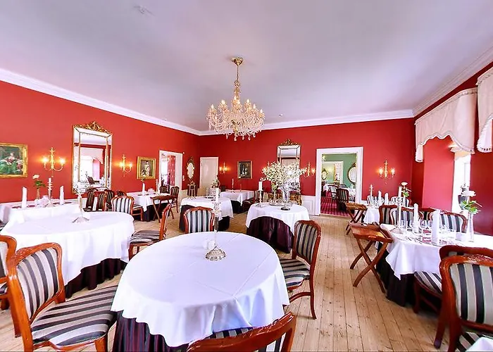 Hotel Manor House